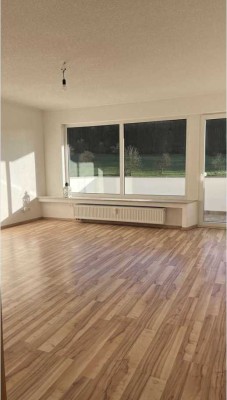 3 Zimmer - Renoviert - Hell - Panoramablick in die Natur