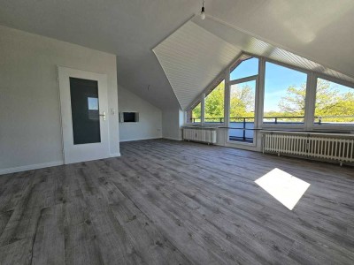 komplett renovierte, helle 3-Zimmer Wohnung