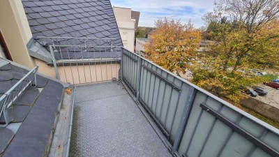 ***Dachgeschoßwohnung, mit Balkon und Eckbadewanne***