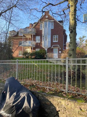 2 Zimmer- Eigentumswohnung mit Elbblick im Treppenviertel Blankenese