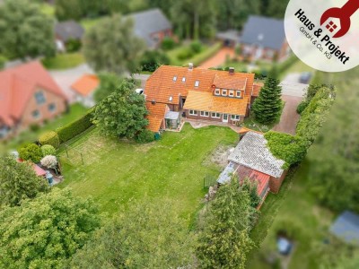 Nordsee-Nähe inklusive: Charmantes Zweifamilienhaus mit Ferienwohnung und großem Garten