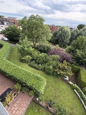 Provisionsfrei: Traumwohnung mit Weitblick über ganz Frankfurt in ruhiger Lage.