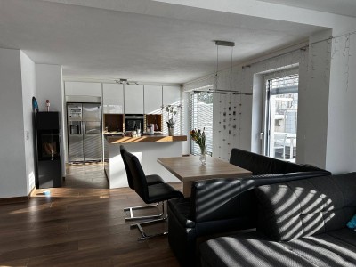 Moderne 4-Zimmer Neubauwohnung mit Terrasse und Garten