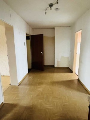 3,5 Zimmer-Wohnung für Selbstrenovierer !