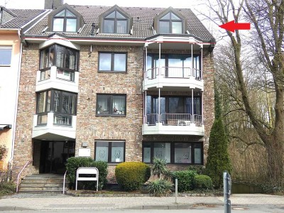 Aachen-Laurensberg! In zwei Wohneinheiten aufgeteilte Eigentumswohnung mit Stellplatz.
