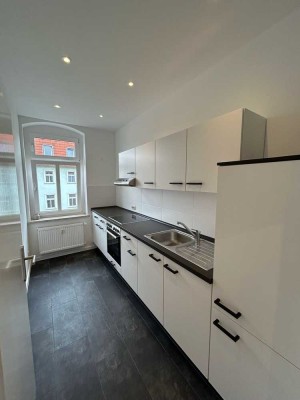 2 Zimmer Wohnung im Stadtzentrum mit neuer Einbauküche zu vermieten / Zeitz