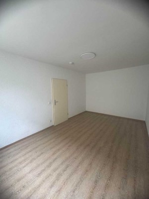Helle 2-Zimmer-Wohnung mit Balkon in Duisburg