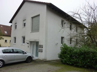 Schönes Zweifamilienhaus mit Einliegerwohnung in ruhiger Ortsrandlage von Treschklingen!