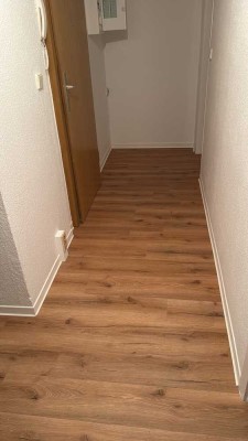 Schöne, frisch renovierte 3-Zimmer-Wohnung am Ortsrand von Kohren-Sahlis.