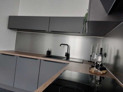 Gemütliche, frisch renovierte 2 Raum Wohnung, mit neuer Einbauküche