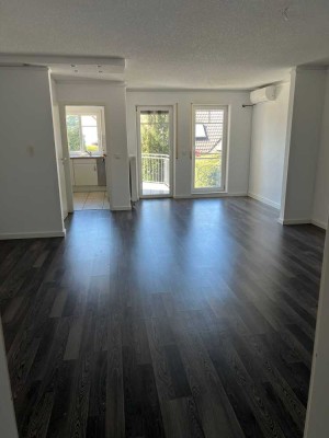 Exklusive, gepflegte 3-Zimmer-Wohnung mit Balkon und EBK in Großostheim