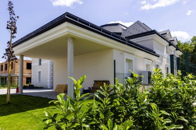 Villa mit Pool &amp; Dachterrasse – Modernes Wohnen in Ebreichsdorf