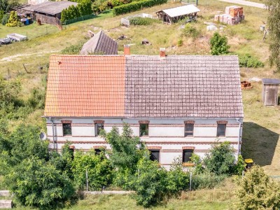 - ANGEBOTSVERFAHREN -
Handwerkerobjekt mit 210 qm Wohnnutzfläche auf 4.860 m² Grundstück, Nähe See