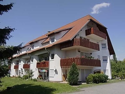 offene 2,5-Raum-Maisonette mit 2 (!) Balkonen und unverbautem Blick in Grüne, frei ab 01.09.2025