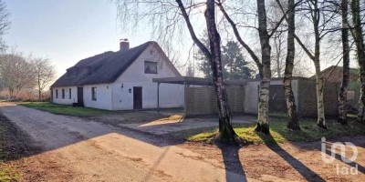 Reetdachhaus in ruhiger Lage, mit solider Infrastruktur und viel Potenzial