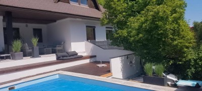 Villen Etage mit eigenem Pool 5 Minuten vom Badesee