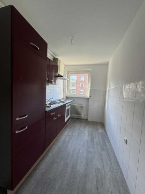 Zentrale 2 Zimmerwohnung mit Balkon! ab sofort!