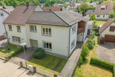 Charmantes Zweifamilienhaus mit viel Potenzial!