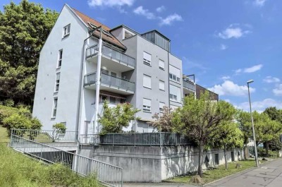 Stilvolle, gepflegte 2-Zimmer-Wohnung mit Balkon, EBK und Tiefgaragenstellplatz