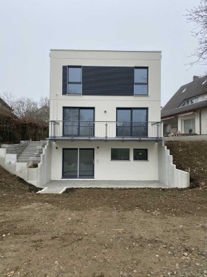 Wohnhaus mit Einliegerwohnung und freier Sicht auf Lanschaftsschutzgebiet