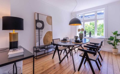 Exklusives Wohnen: Liebevoll sanierter Altbauklassiker mit Südbalkon! ++Courtagefrei++