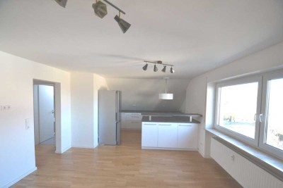 Charmante Dachgeschosswohnung in Sillenbuch mit moderner Ausstattung in neuwertigem Zustand