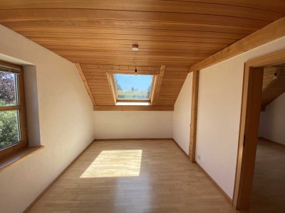 5-Zimmer-Wohnung mit Balkon, Terrasse und Einbauküche in Pullach