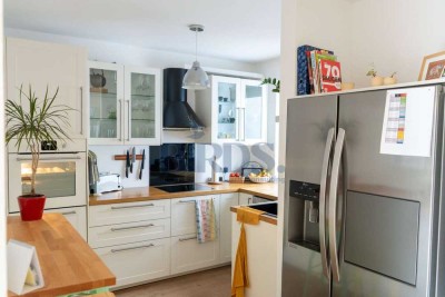 BEZUGSFREI & PROVISIONSFREI | FLINGERN-NORD | 2 Balkone | Top Lage | 2,5 Z-Wohnung | Aufzug, EBK