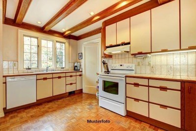 3-Zimmer-Wohnung mit Pkw-Stellplatz + guter Zustand +