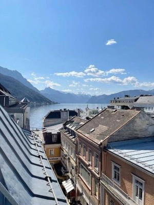 Nur wenige Schritte zum Ufer beim Rathausplatz - Charmante Altbau-Maisonette mit Dachterrasse!