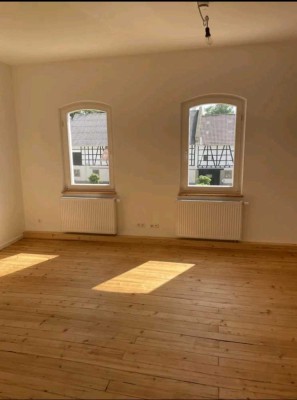 Nachmieter gesucht zum 01.01.2026: Helle 4,5-Zimmer-Altbauwohnung (Zweitbezug) im Gutshof