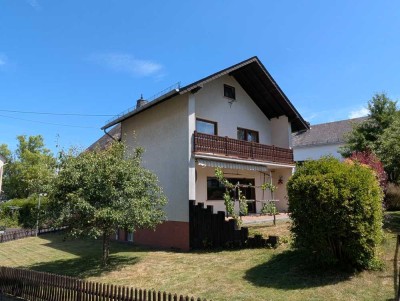 Zentral gelegenes, geräumiges Einfamilienhaus mit Garten zum Wohlfühlen für die ganze Familie
