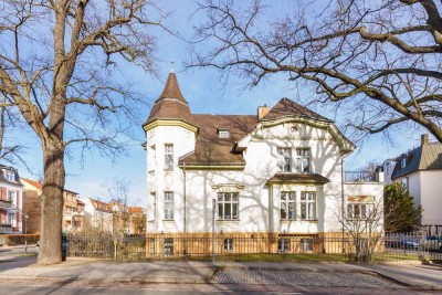 Großzügige Souterrain-Altbauwohnung mit vielseitiger Nutzungsmöglichkeit