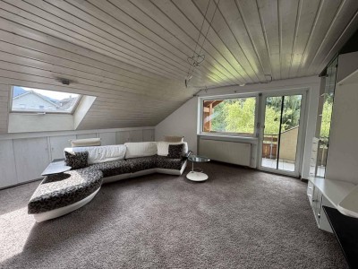 Charmante 2-Zimmer Dachgeschosswohnung mit Balkon