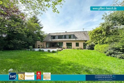 Trier-Eitelsbach: Herrschaftliches Einfamilienhaus mit großem Grundstück + Doppelgarage & Außenpool