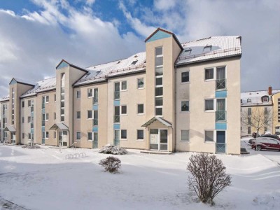 Laminat - Balkon - Wannenbad -  Abstellraum - TG-Stellplatz - 2 Zimmer Wohnung in Freiberg mieten