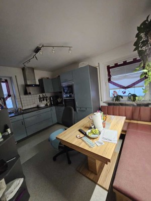 suche Nachmieter für 4-Raumwohnung in Ingolatadt-Unsernherrn, mit Einbauküche zur Ablöse