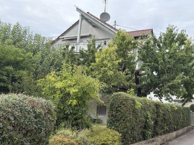 Idyllische 3,5-Zi.-DG-Whg. mit großem Balkon und eigenem Grundstück in Heilbronn-Kirchhausen