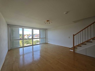 Stilvolle 3-Zi.-Dachgeschoss-Maisonette – 2025 renoviert, L-Dachterrasse, 2 Bäder, TG & Aufzug