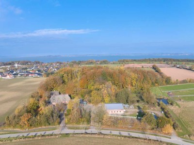 Traumhaftes Anwesen in Wassernähe – Natur pur mit altem Baumbestand