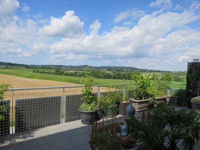 *Traumhafte Penthousewohnung* 4-Zimmer mit Dachterrasse, Einbauküche und 2 Tiefgaragenstellplätzen