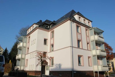 2 Raumwohnung mit Wanne im Dachgeschoss