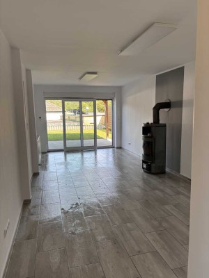 Moderne, helle 3,5-Zimmerwohnung mit Garten