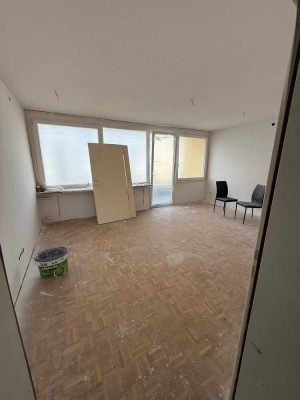 2-Zimmer-Wohnung – Erstbezug nach Komplettsanierung mit 2 Balkonen