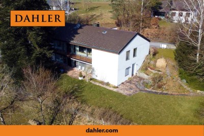 Toplage - Freistehende Architektenvilla 
am Südhang mit Alpenblick