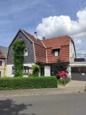 Charmantes freistehendes Einfamilienhaus in Zella-Mehlis: Historischer Flair und Moderner Komfort