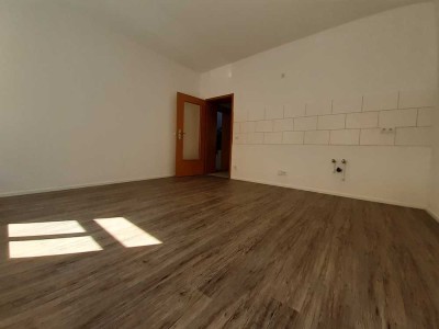 SCHÖNE WOHNUNG MIT EIGENEM GARTENZUGANG IN ZEITZ ZU VERMIETEN!