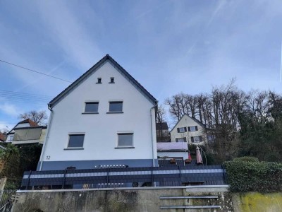 Bald frei !! Große Wohnung mit Terrasse und Einbauküchenzeile in Stromberg-Stadt