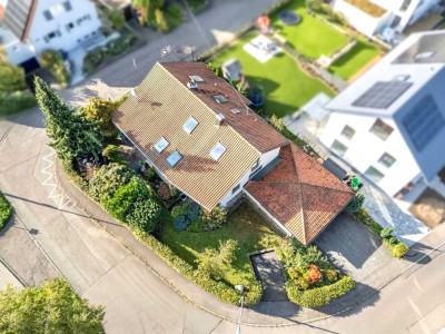 **Einfamilienhaus in idyllischer und ruhiger Lage**