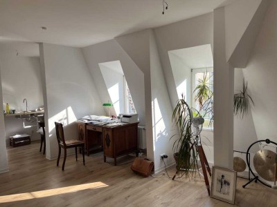 Schöne Dachgeschosswohnung